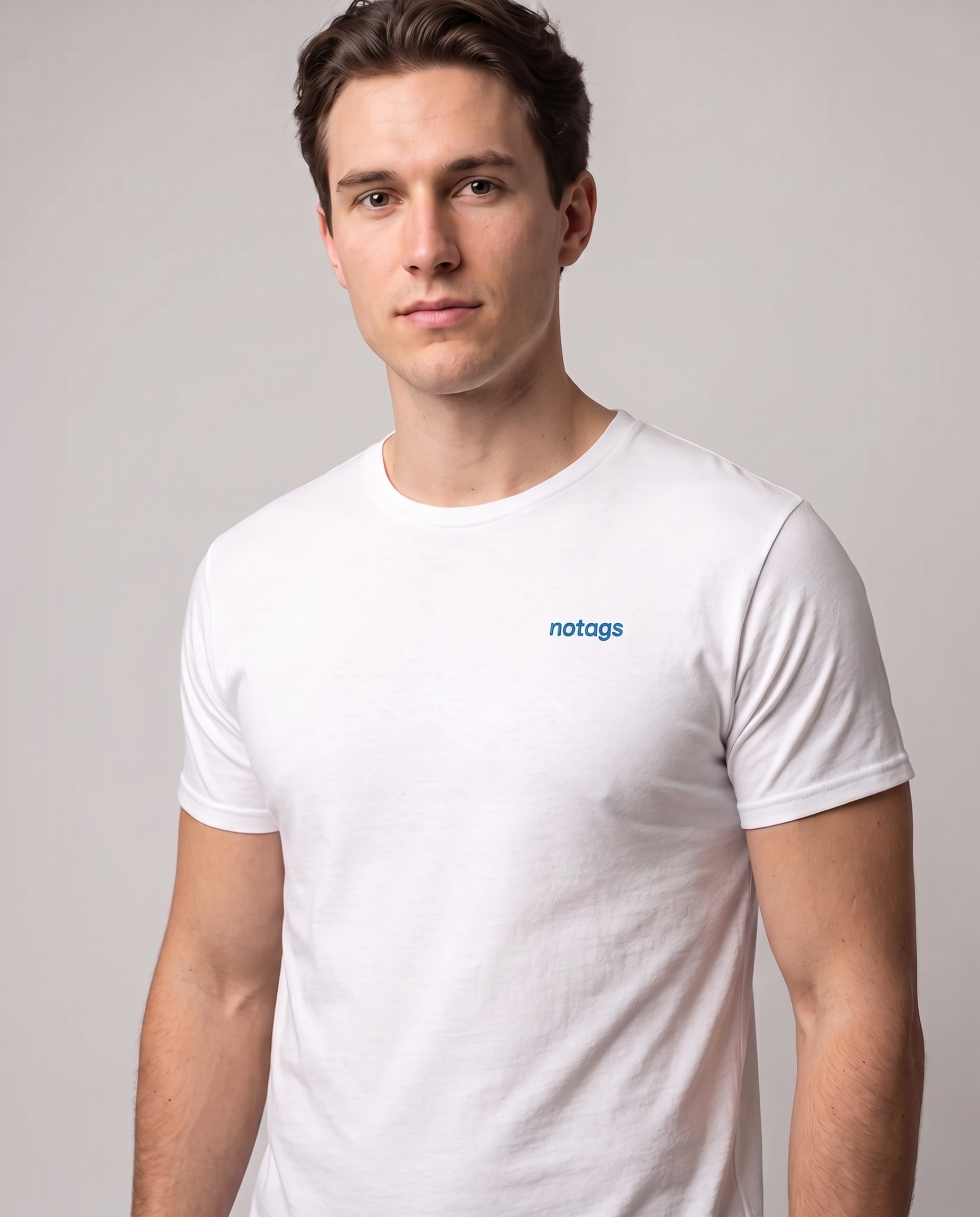 The notags Tee — white // light blue
